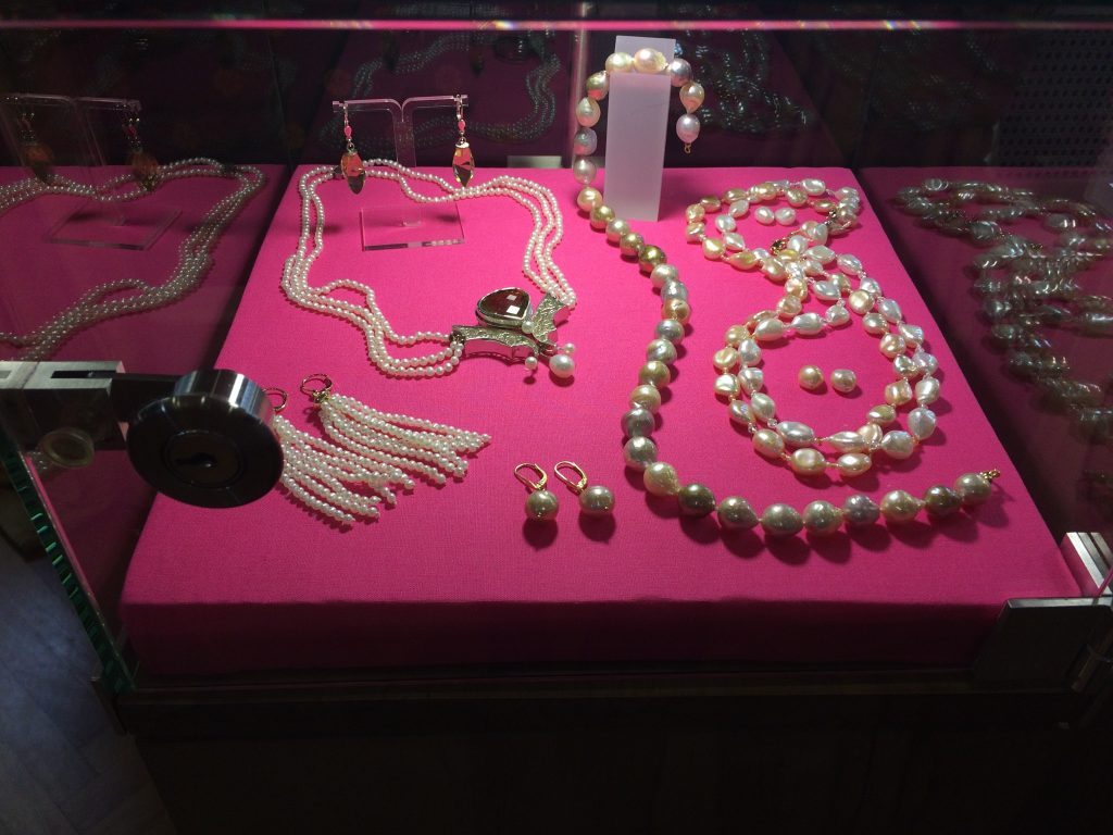 Seele trifft Gold 3 Dekoration mit Perlen