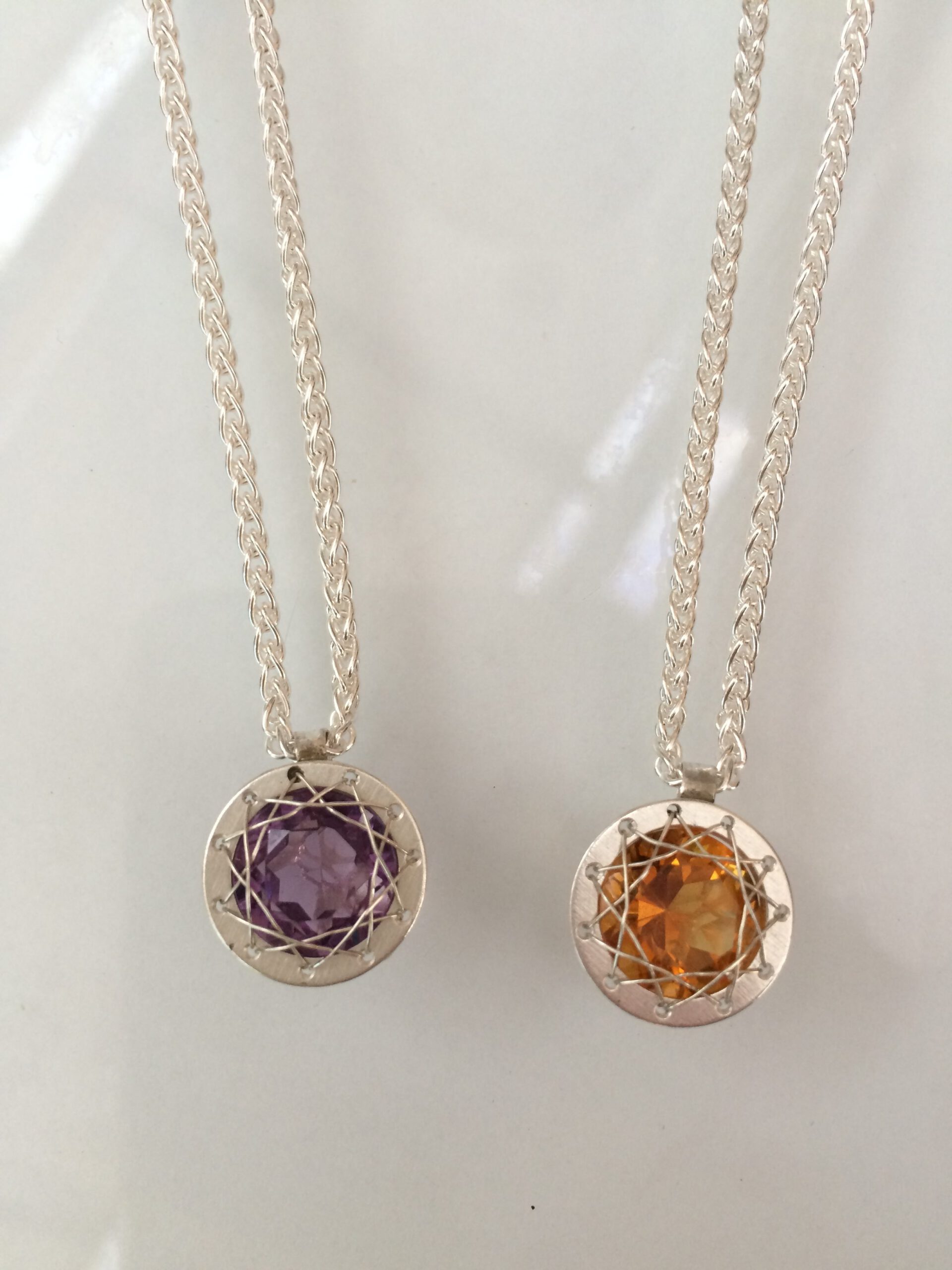 Eingenähte Steine 1 Eingenähte Steine