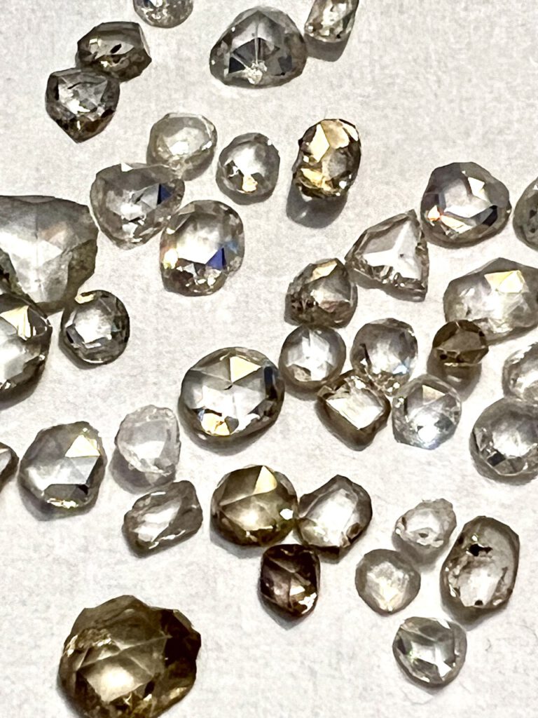 Champagnerfarbene Diamanten (Kleine Diamantkunde Teil 3) 8 Gross IMG 8402 768x1024 1