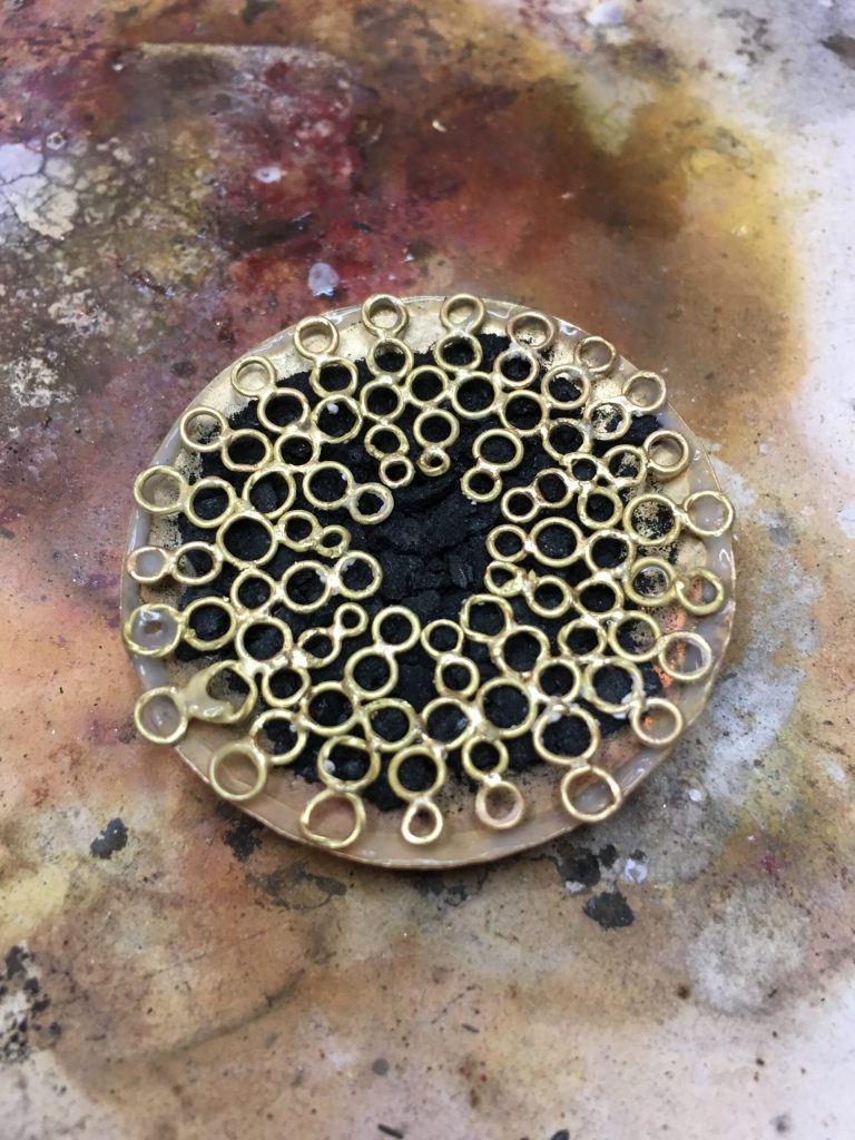 Bis wann ist es eine Brosche - ab wann ist es ein Anhänger? Upcycling 11 Aufbau vor dem Zusammenlöten