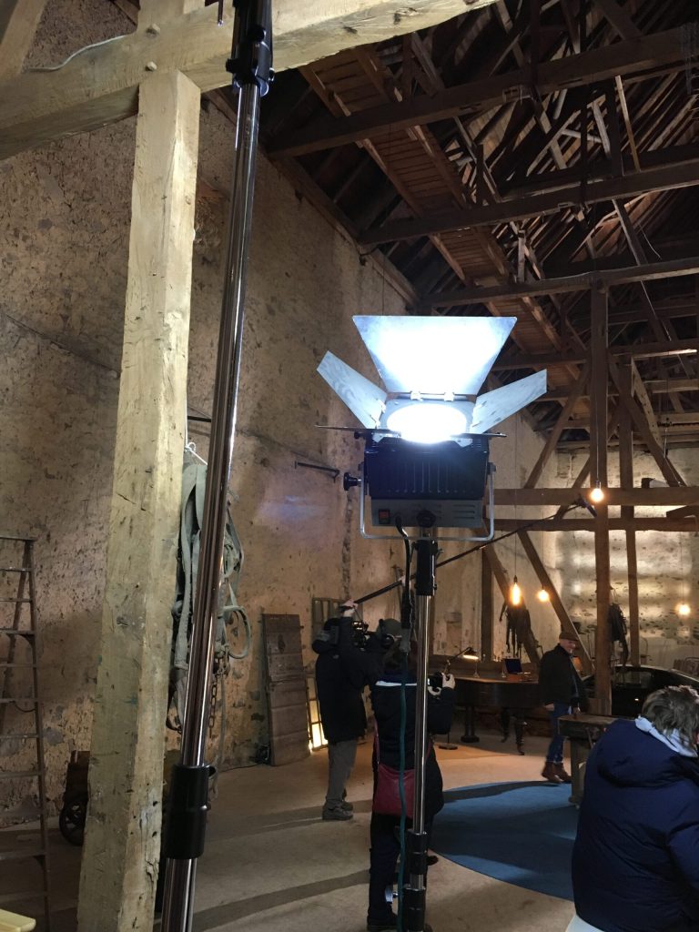 Upcycling für's Fernsehen - Hallo Schatz! 19 Licht