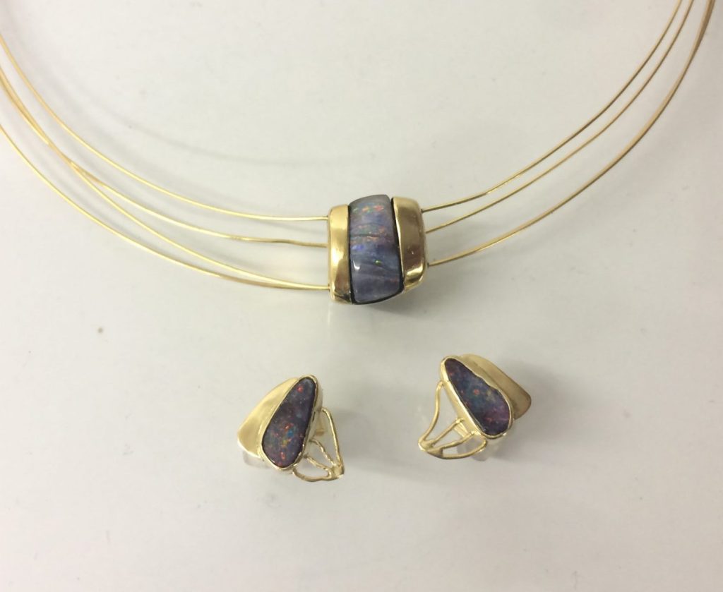 Opalschmuck 3 Opalschmuck, Collier und Ohrstecker