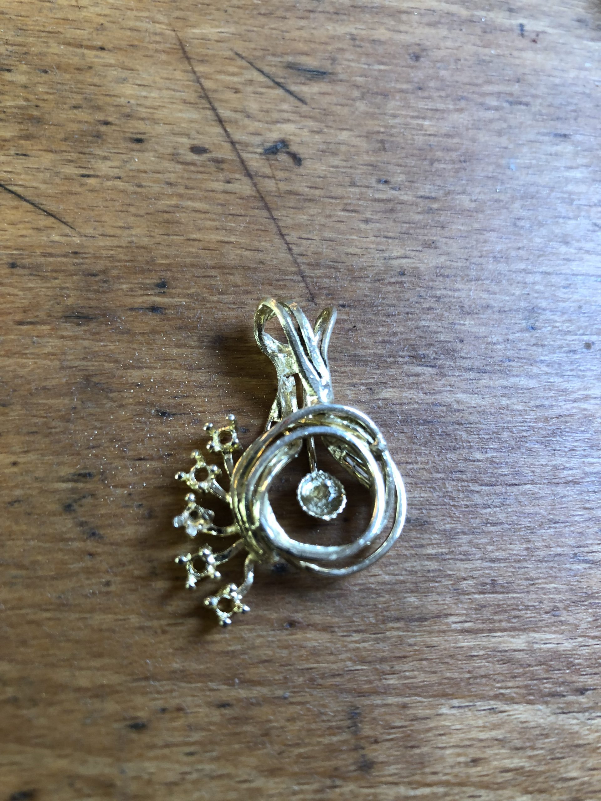 Anhänger aus einer Brosche 1 Anhänger aus einer Brosche