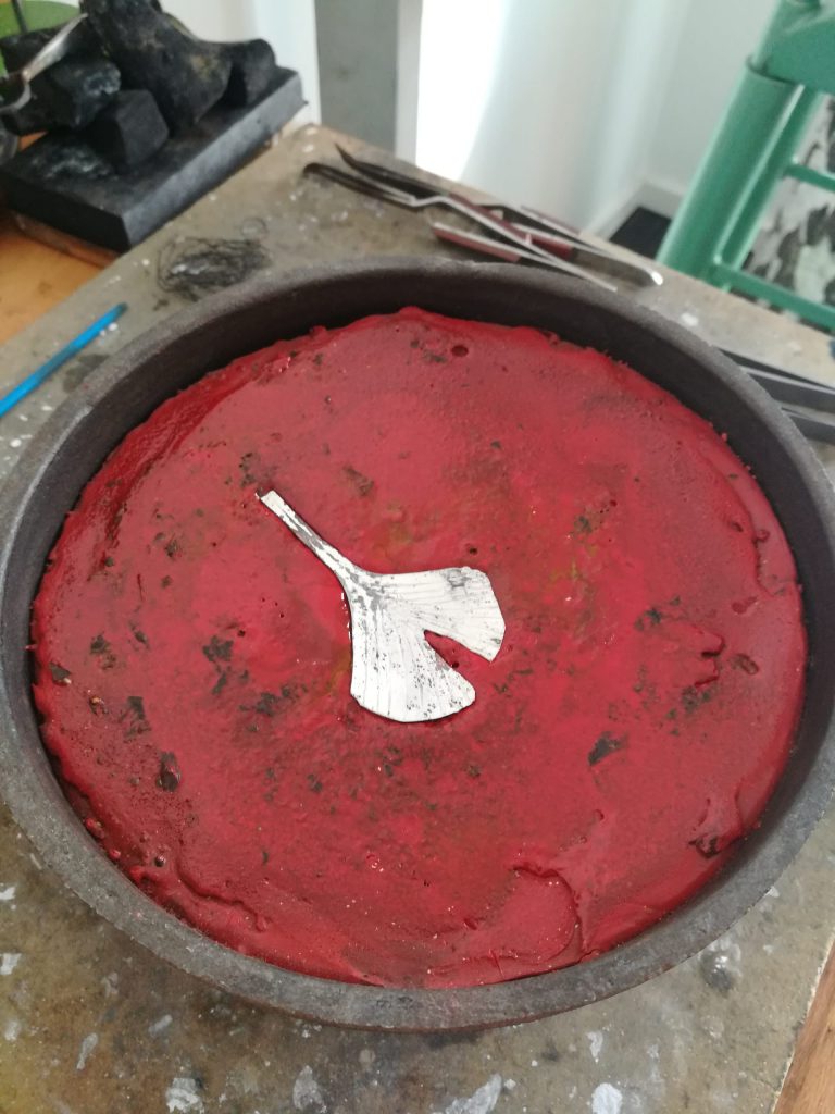 Geschmiedetes Ginkoblatt - von Miriam 4 ziseliertes Ginkoblatt