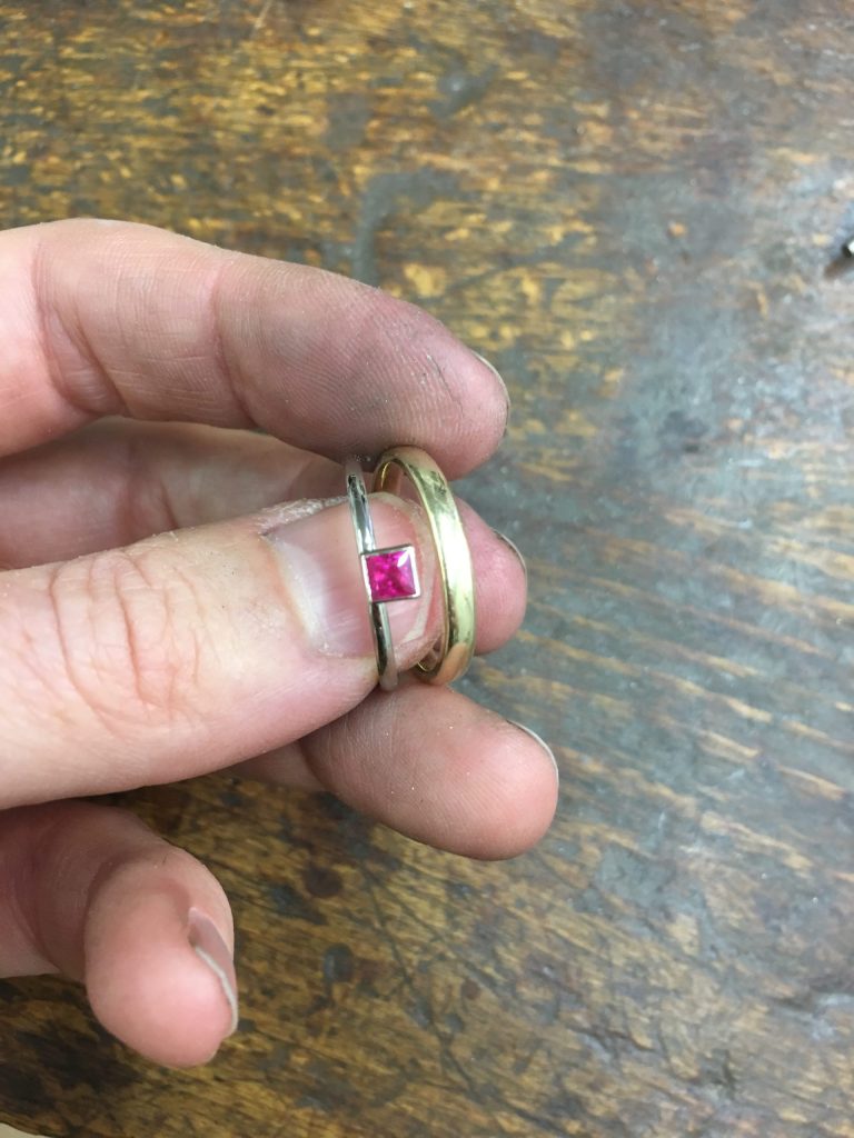 Ringe mit Rubin 3 Beisteckring und Trauring