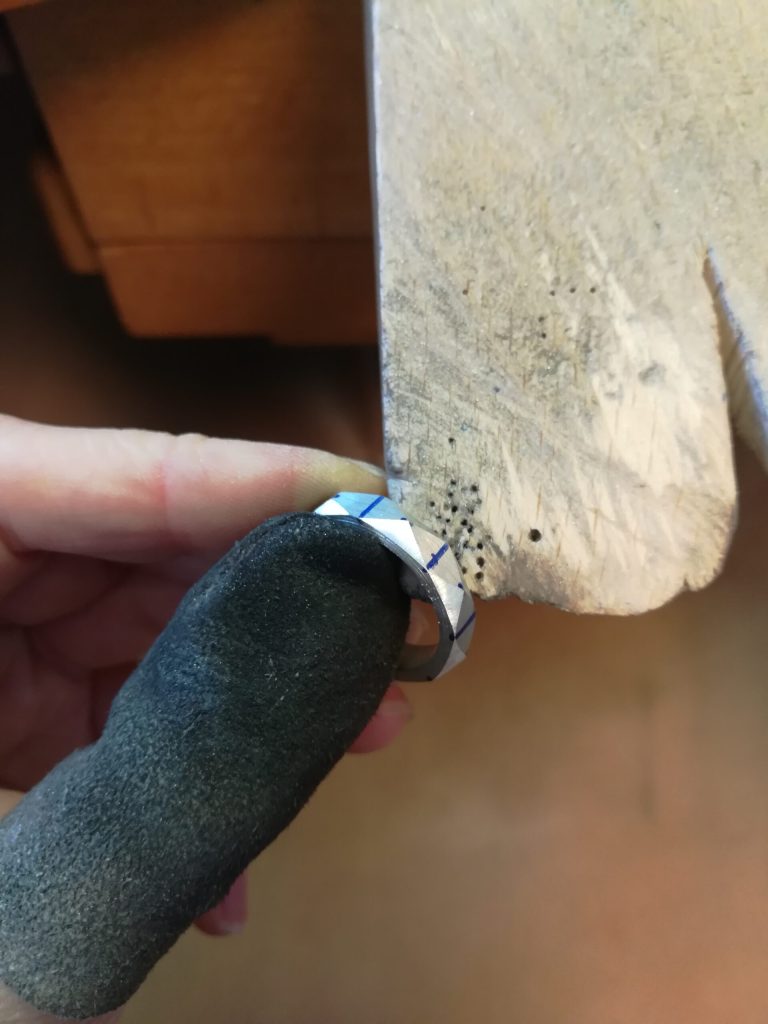 Facettenring - von Miriam 9 Facetten feilen