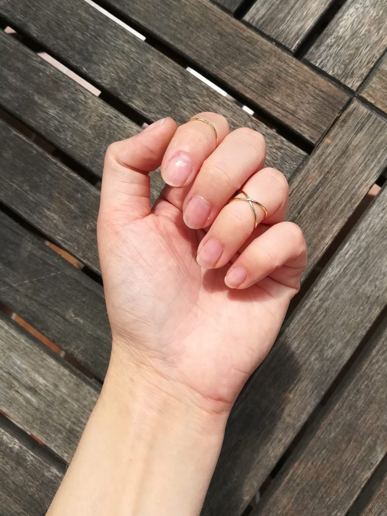 Midi-Ringe - von Miriam 12 Midi-Ringe an der Hand