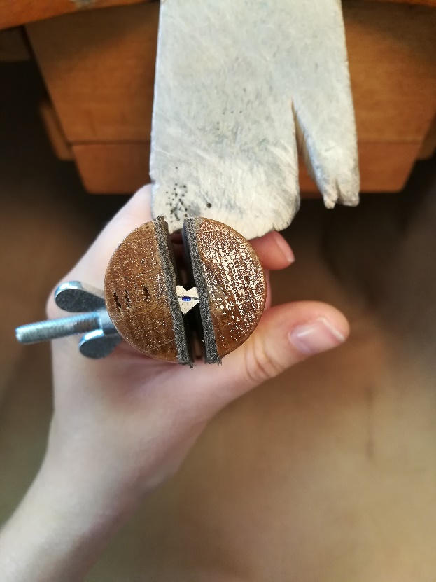 Weißgold Herzring - von Miriam 11 Führungsrinne