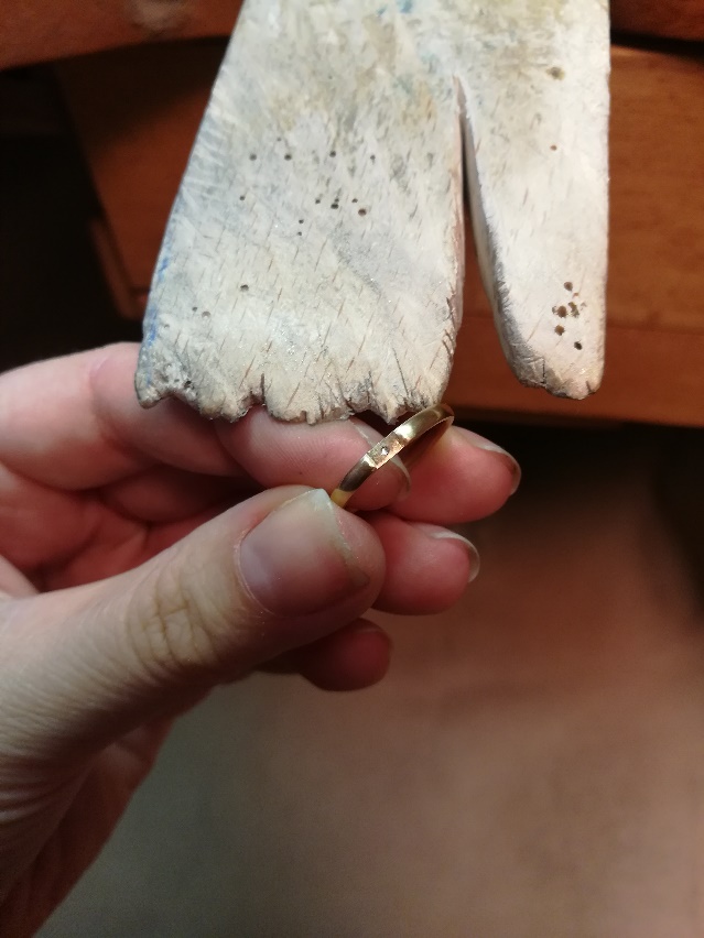 Perlenring - von Miriam 5 plane Kerbe feilen