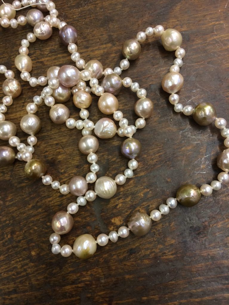 Kleine Perlenkunde (Teil3) 4 Biwa Zuchtperlen kombiniert mit Akoya-und Süßwasserzuchtperlen