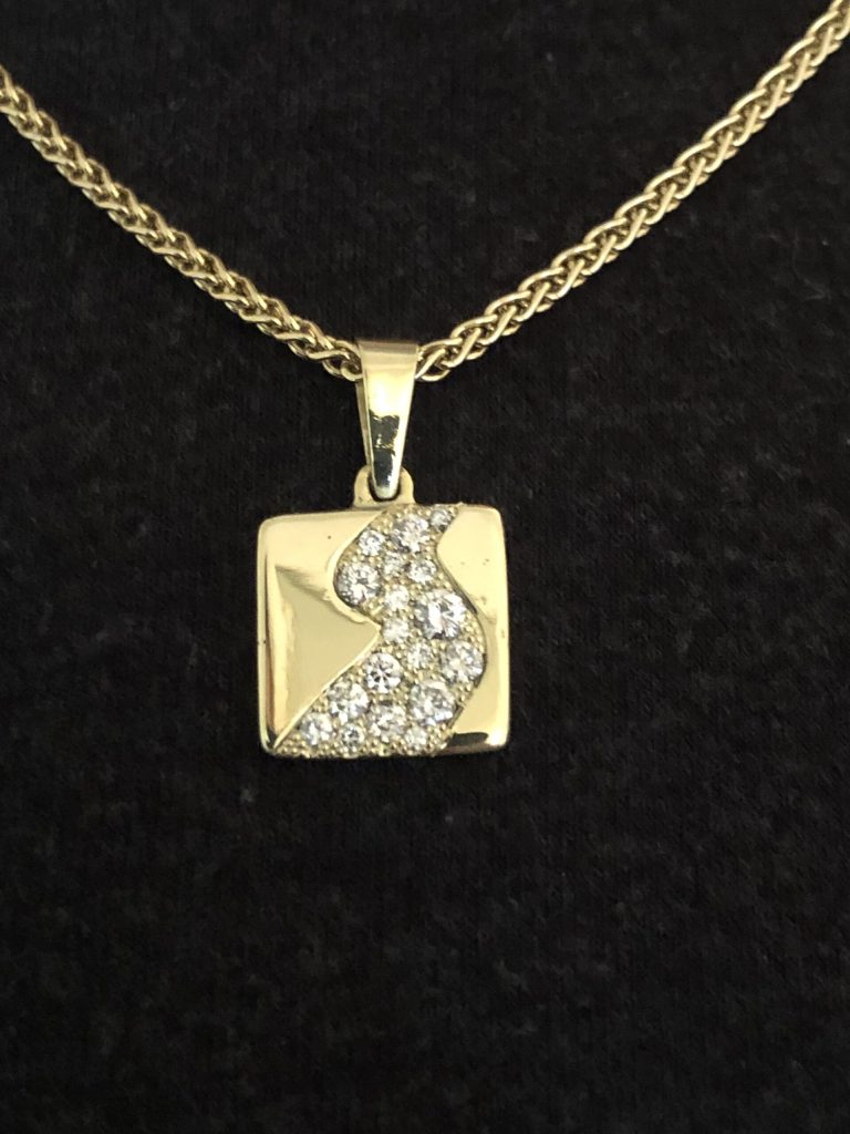 Kettenanhänger in allen Variationen 49 Anhänger mit Brillanten