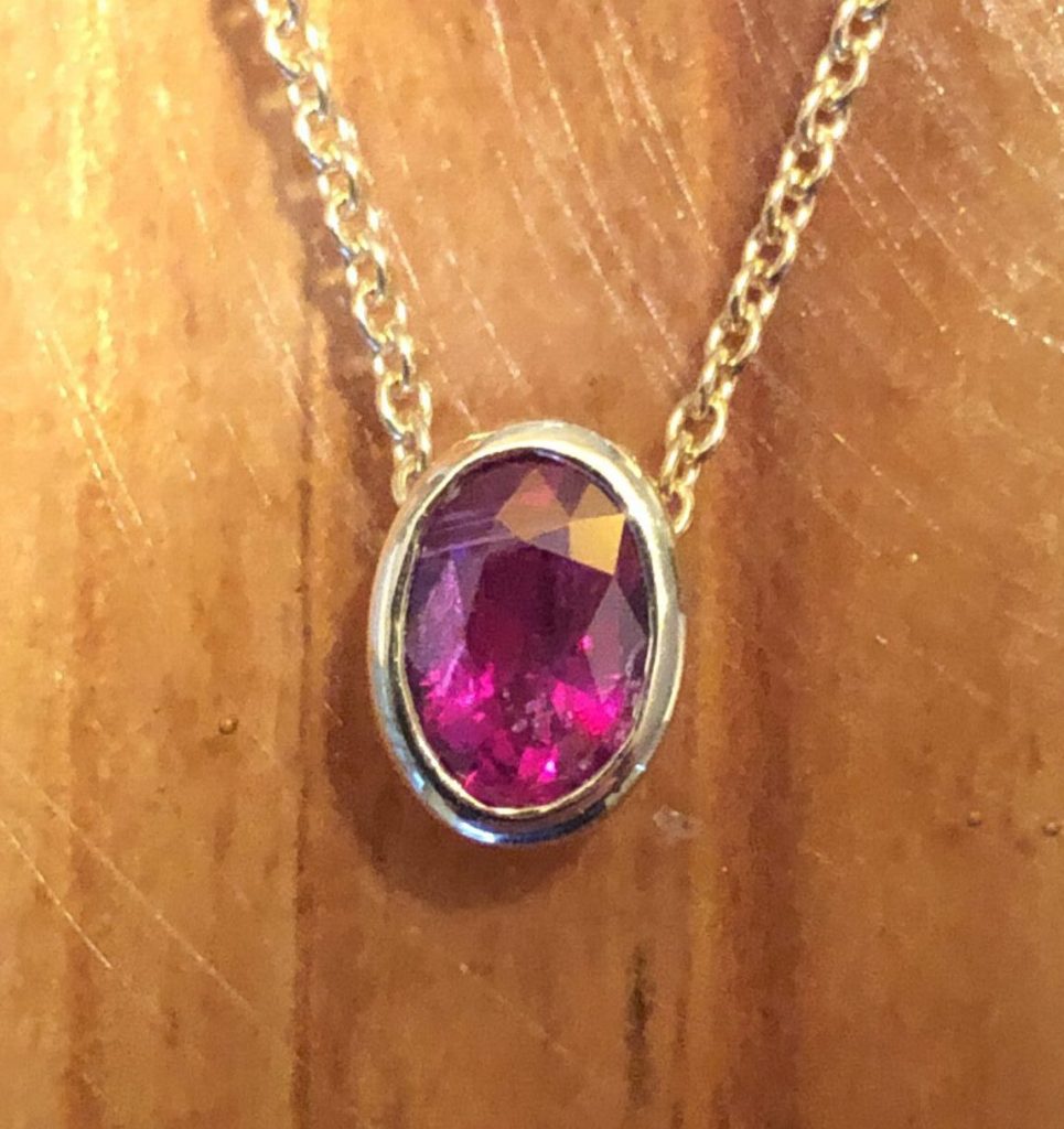 Kettenanhänger in allen Variationen 29 Rubin als Anhänger