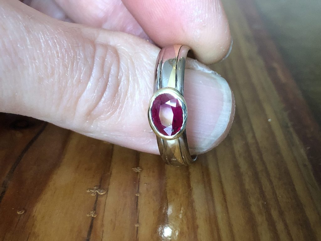 Ringe in allen Variationen 69 Witwenring mit Rubin