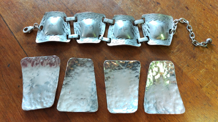 Ein Armband, ein Ring und ein Anhänger - Teil I - von Ellen 2 G Armband die vier Formen gehaemmer Mitte groesstenteils freigelassen