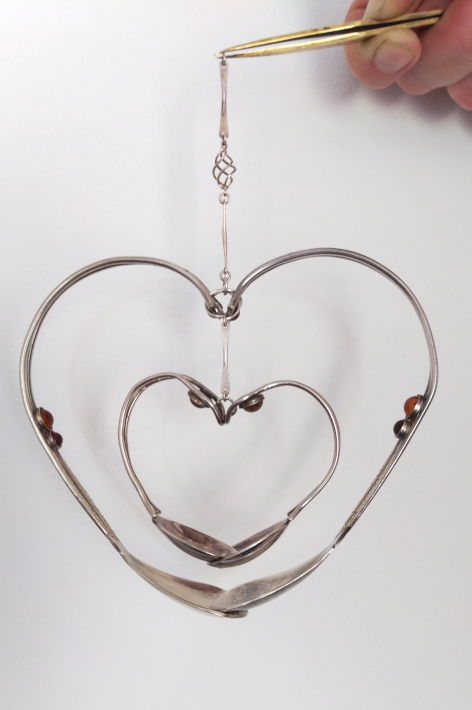 Ein Dekoherz aus altem Besteck - von Ellen 6 G Dekoherz fertig kleines Herz noch mit einer gr. Oese