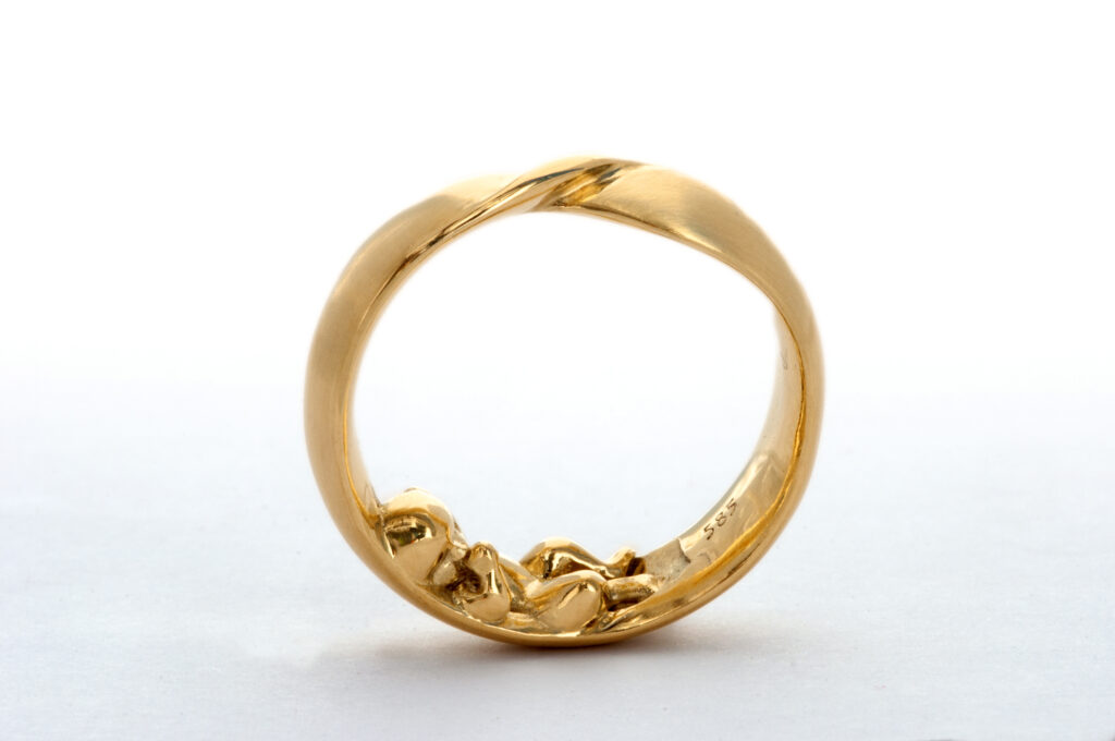 BrittasSchmiede gewinnt den iLuxury Award 2024! 3 Twisted 2 1024x680 1