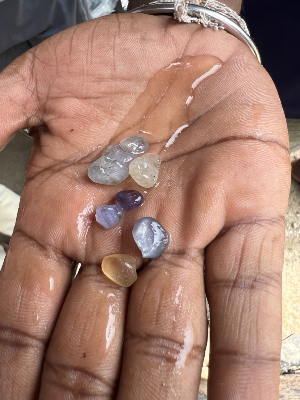 Ratnapura 5 die Ausbeute aus einem Korb!