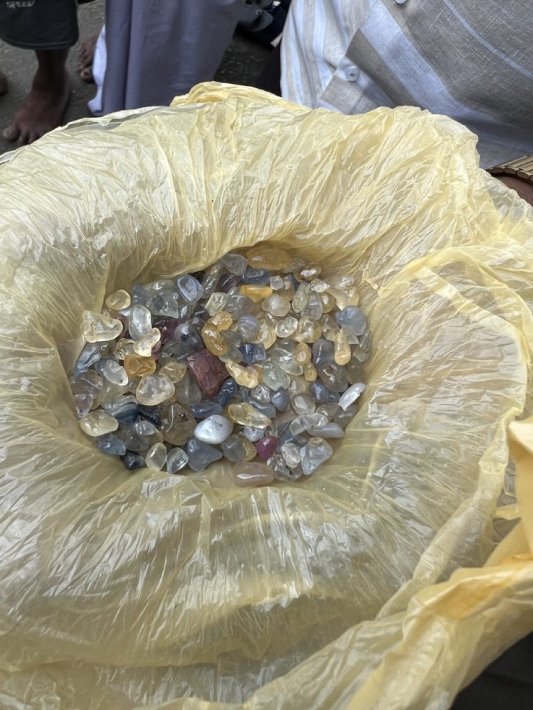 Ratnapura 6 Gross IMG 9932