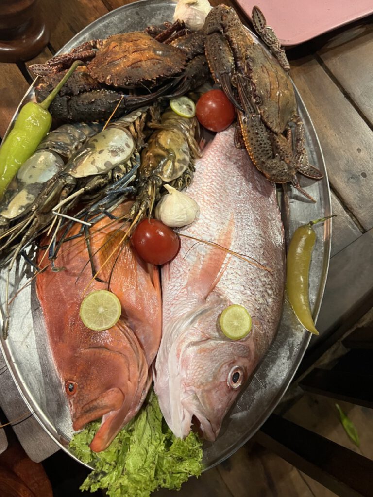 Fisch- und Meeresfrühteplatte - zum Aussuchen, was man möchte