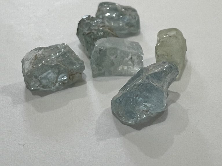Rohsteine Aquamarin
