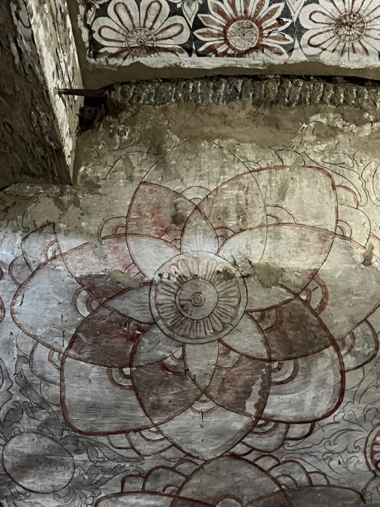 stilisierte Blüte in einem Buddhistischen Tempel