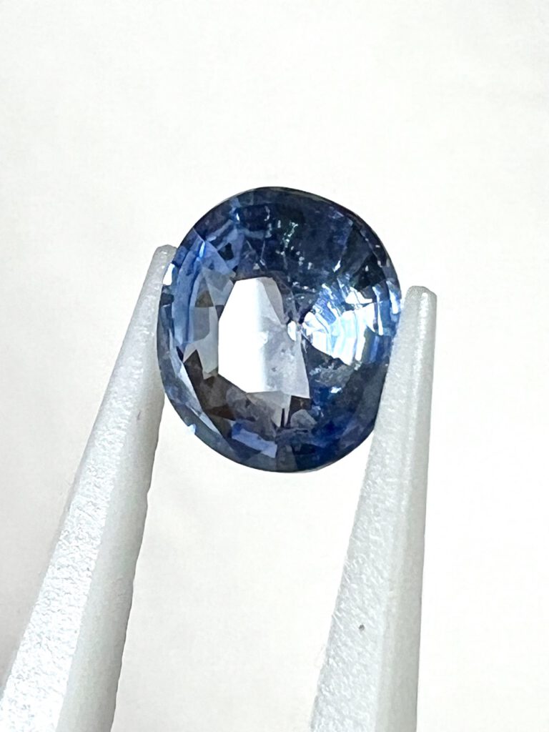 Safir, oval, facettiert