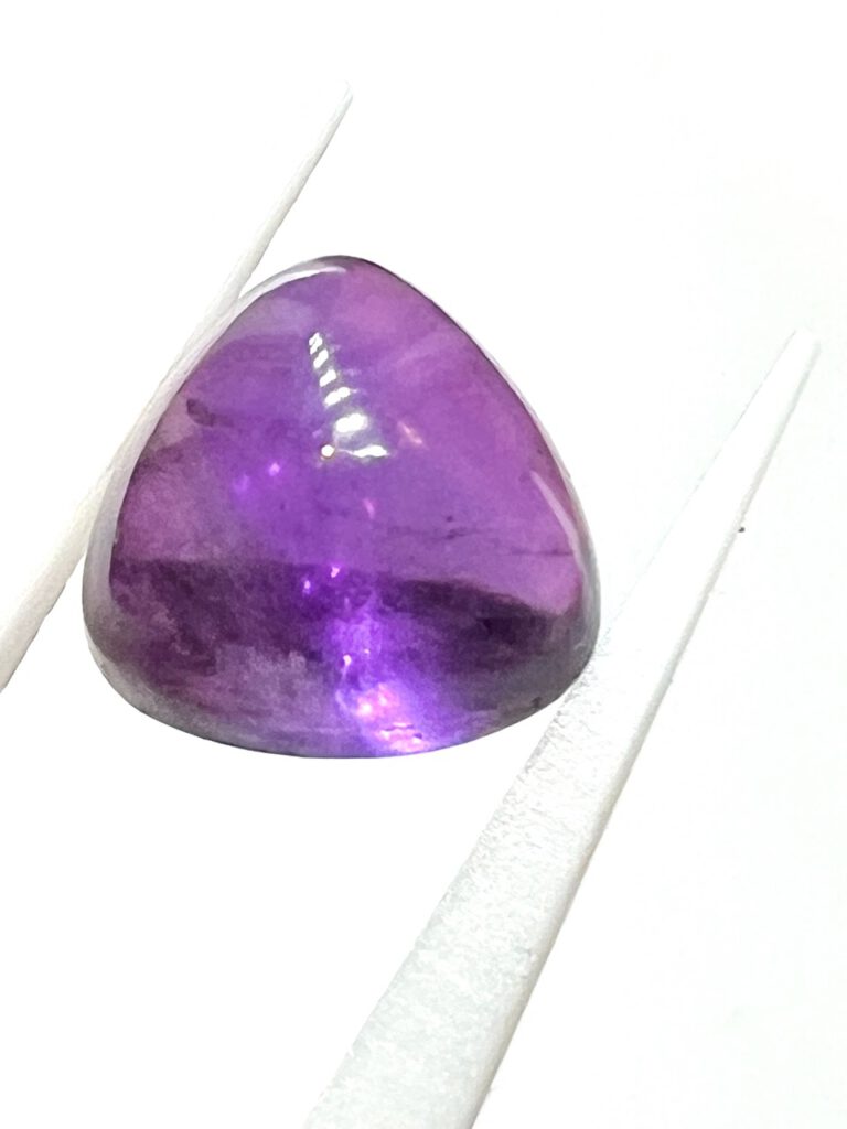 Amethyst, Cabochon, trillion