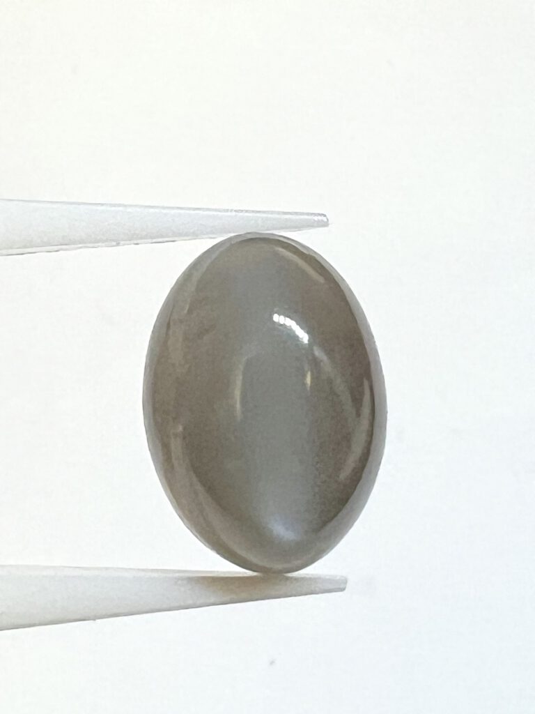 grauer Mondstein, oval, Cabochon