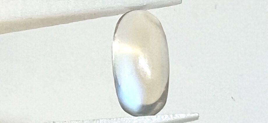 Regenbogen-Mondstein, oval, Cabochon