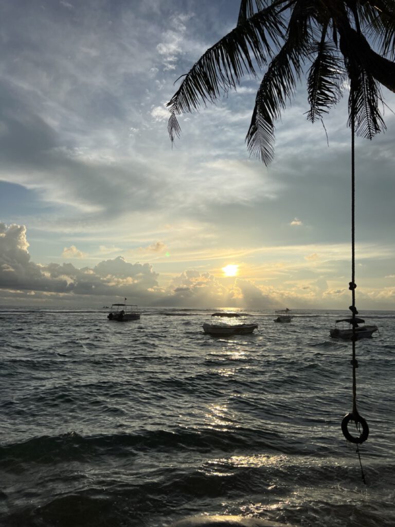 Ausblick aufs Meer beim Abendessen