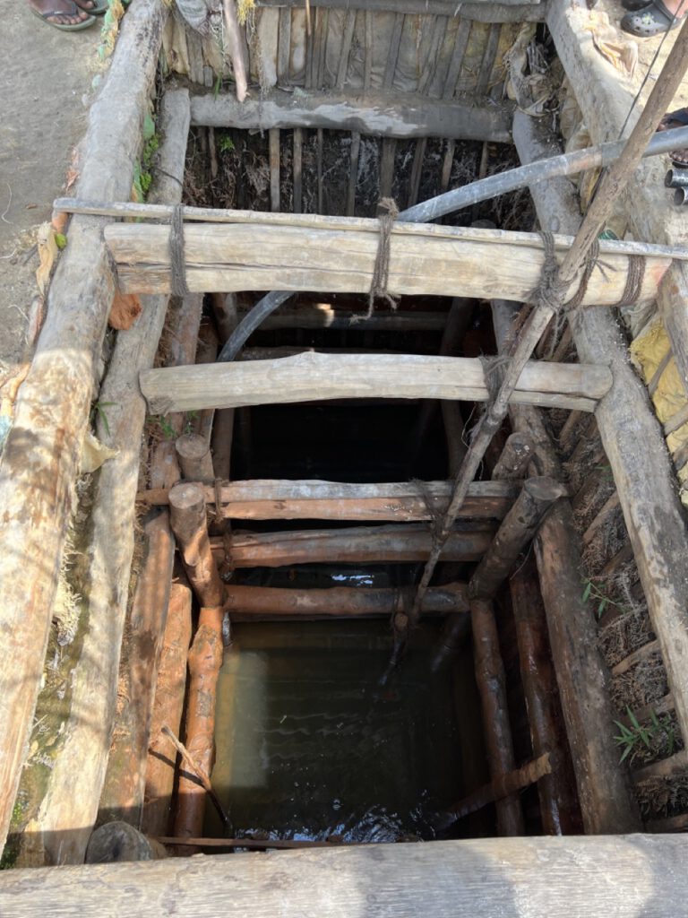 Die Mine ist leider voll Wasser gelaufen, wir können nicht runter