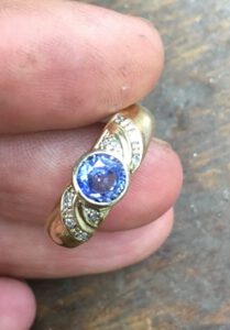 Gelbgold Ring mit Brillant und Safir