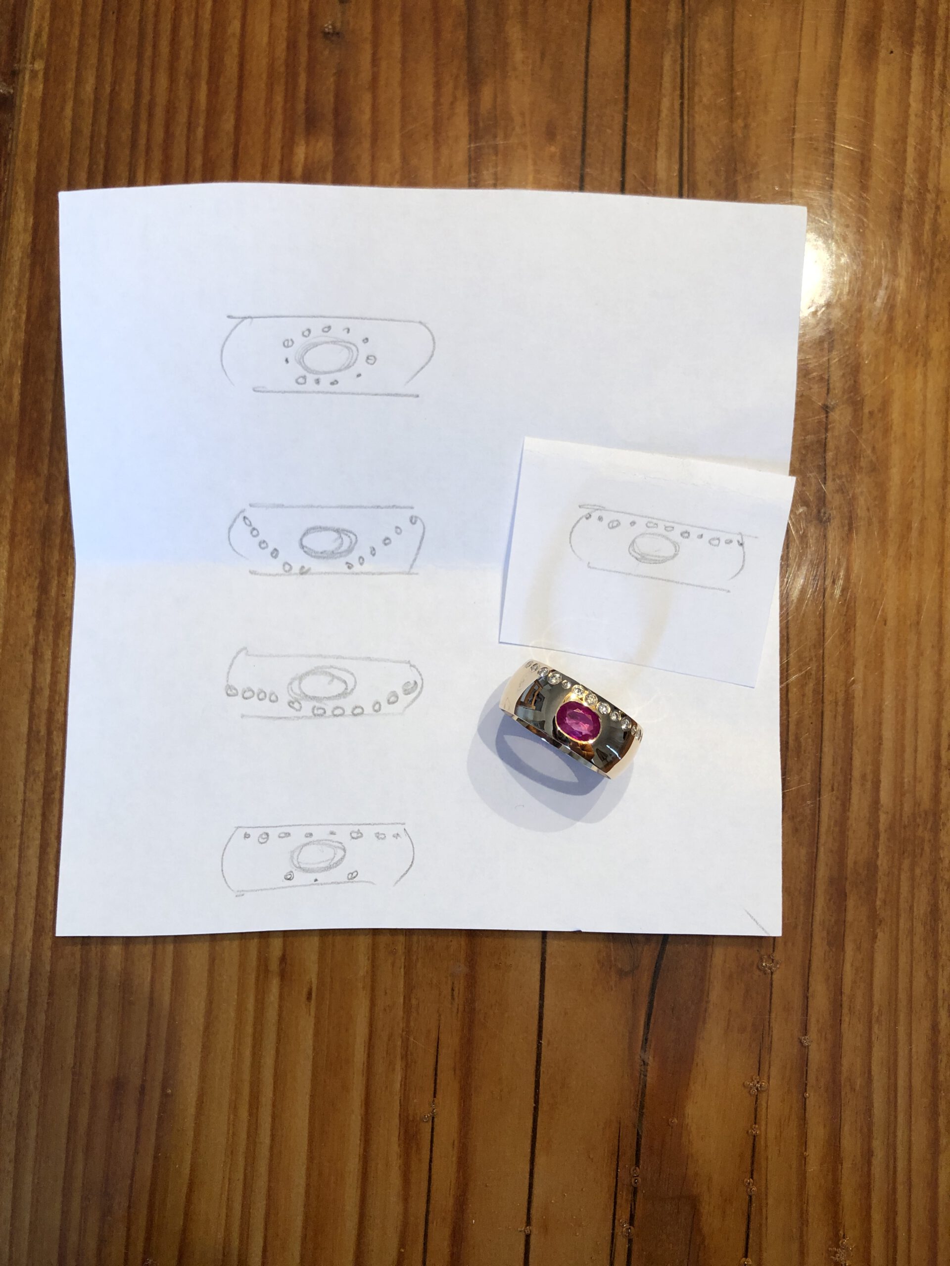 Ring mit Brillanten und Rubin