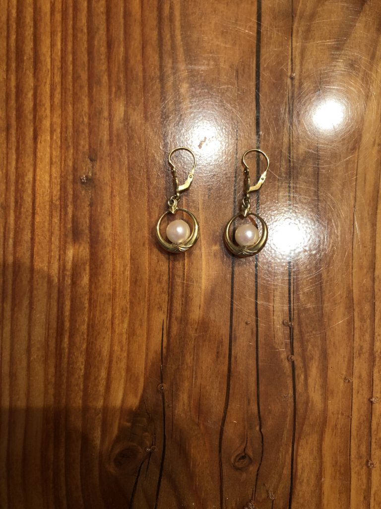 Kundeneigene Perle als Ohrhänger