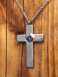 Weißgold Kreuz mit Safir