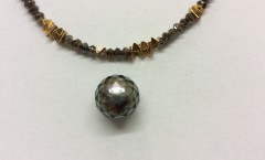 Diamantkette mit facettierter Perle